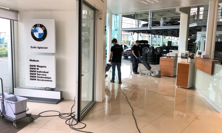 Groot onderhoud, keramische vloer