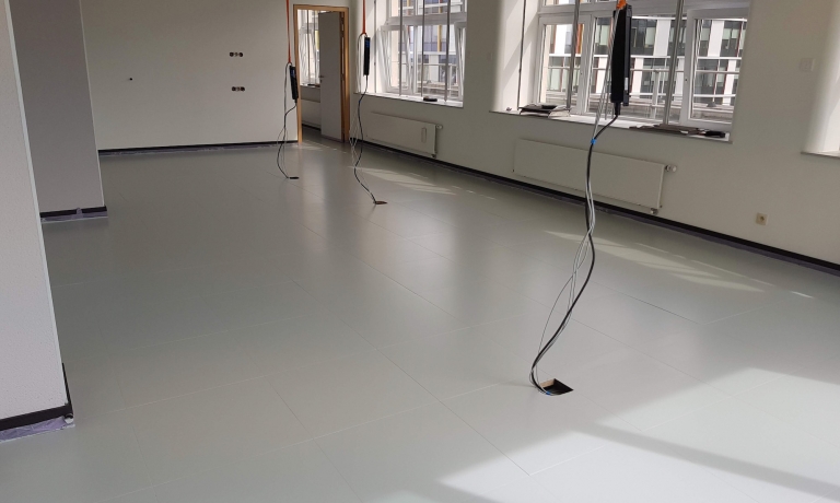 Linoleum na remake met PU-color en chipdesign