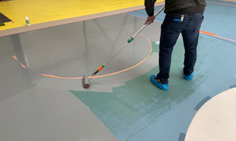 Pendant le traitement de la couleur du PU
