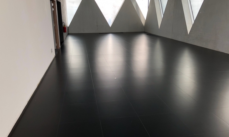 Nieuw provinciehuis Antwerpen - Eerste reiniging rubber