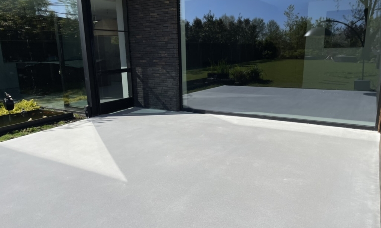 Terras polybeton gerenoveerd